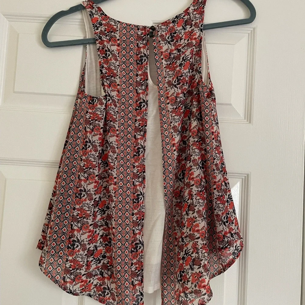 Francesca’s Tank Top - Picture 3 of 3
